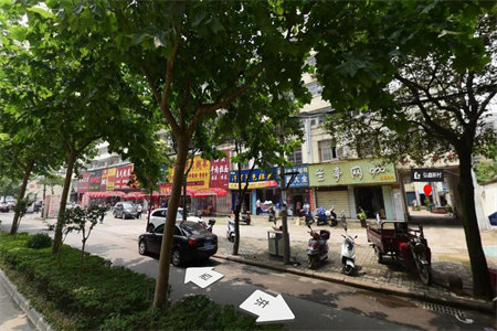 平湖中学附近佛山小区3室2厅1卫55万78m2简单装修出售